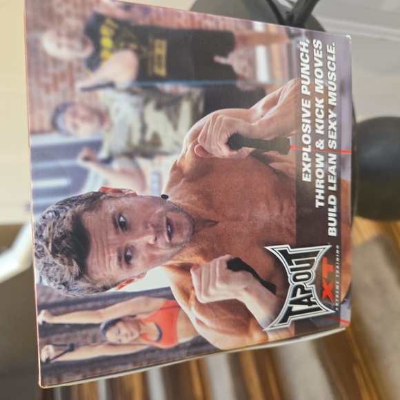 Tap Out XT Extreme Training Workout Kit w/ Resistance Bands and CDs - Picture 6 of 6